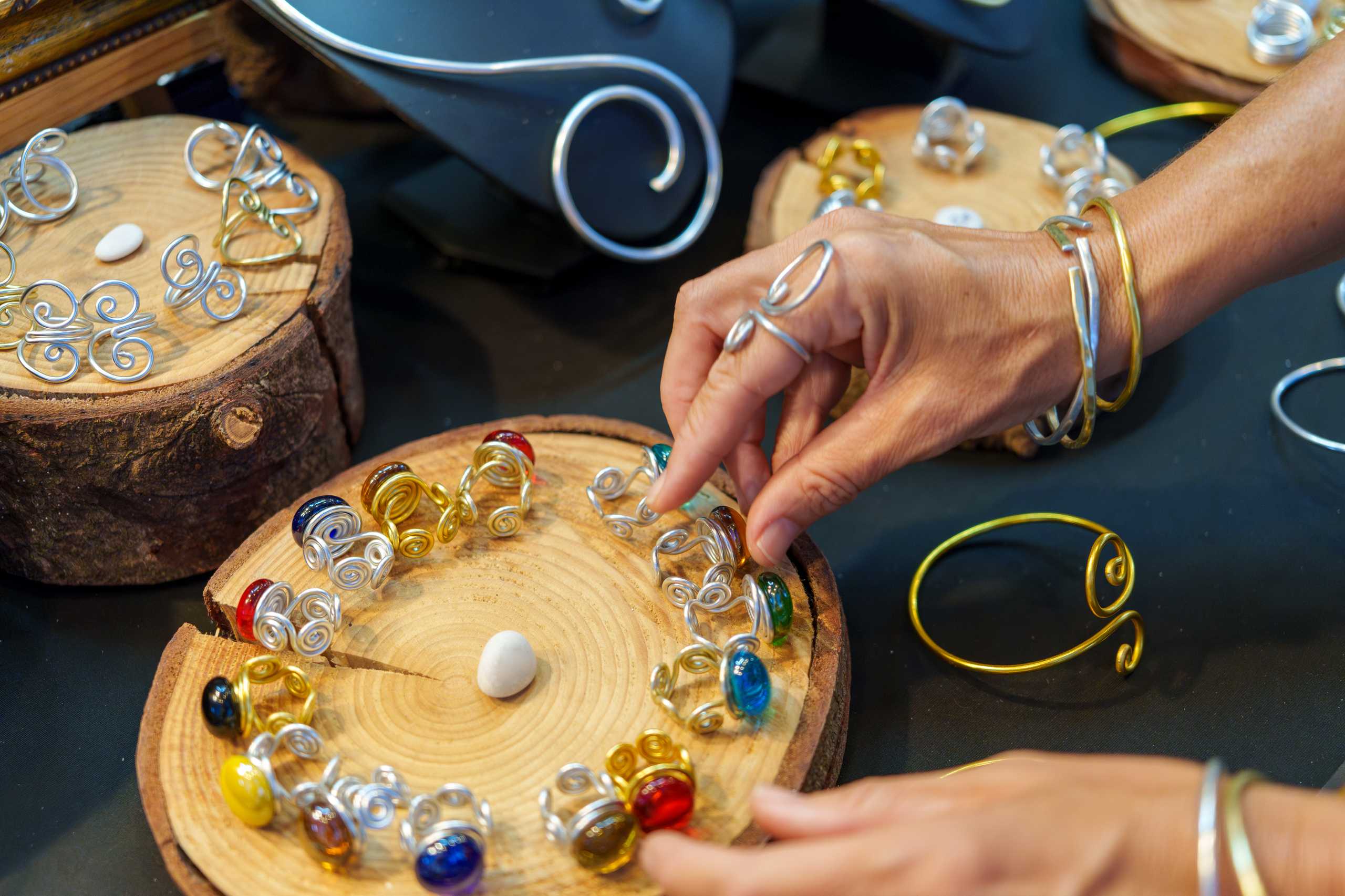 Exploring Gemstones – Choosing the Perfect Stone for Your Creation